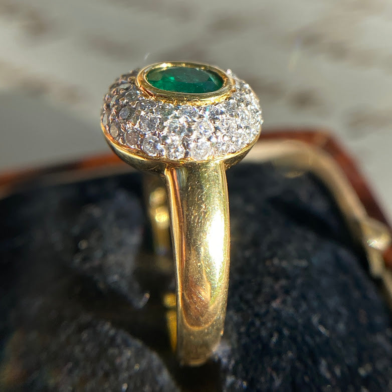 18ct Vintage Halo Diamond Emerald Ring 4.7g