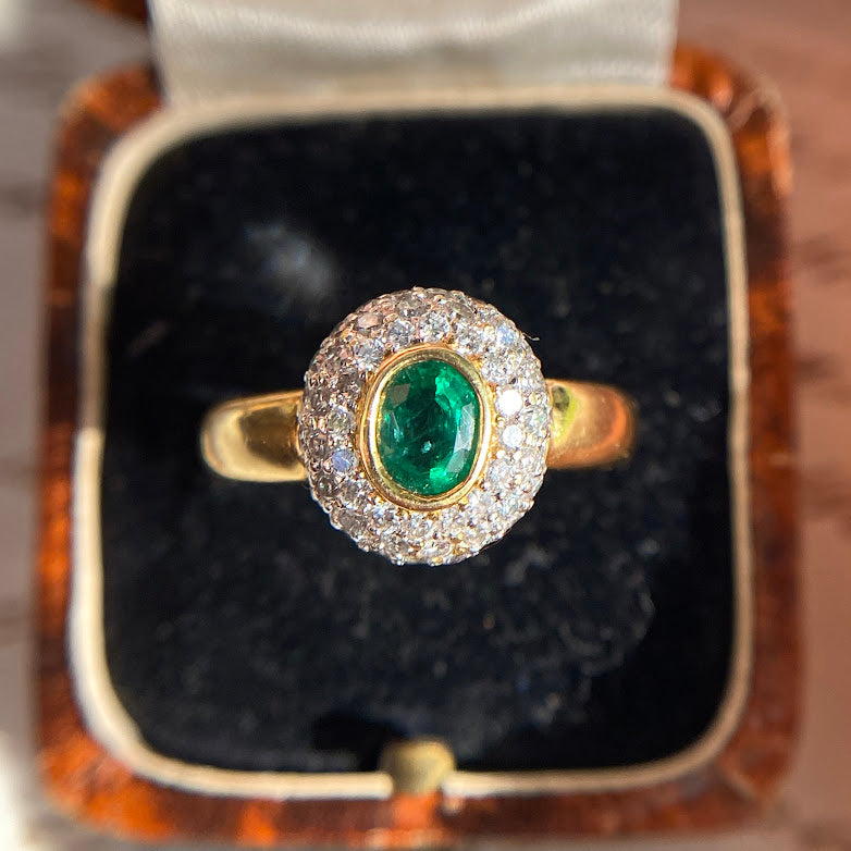 18ct Vintage Halo Diamond Emerald Ring 4.7g