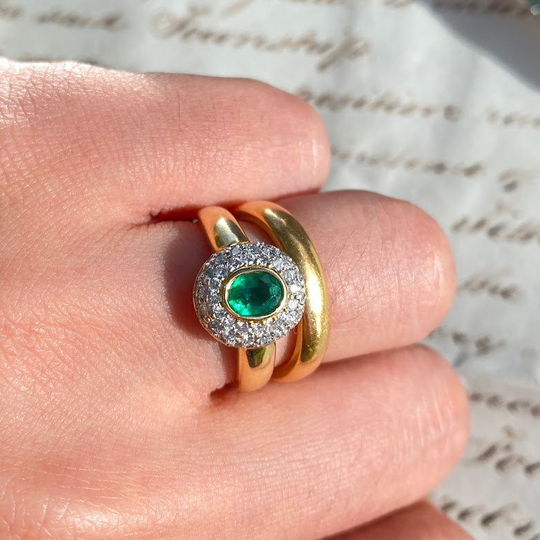 18ct Vintage Halo Diamond Emerald Ring 4.7g